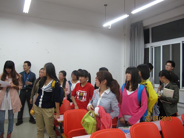 好多同学们报道